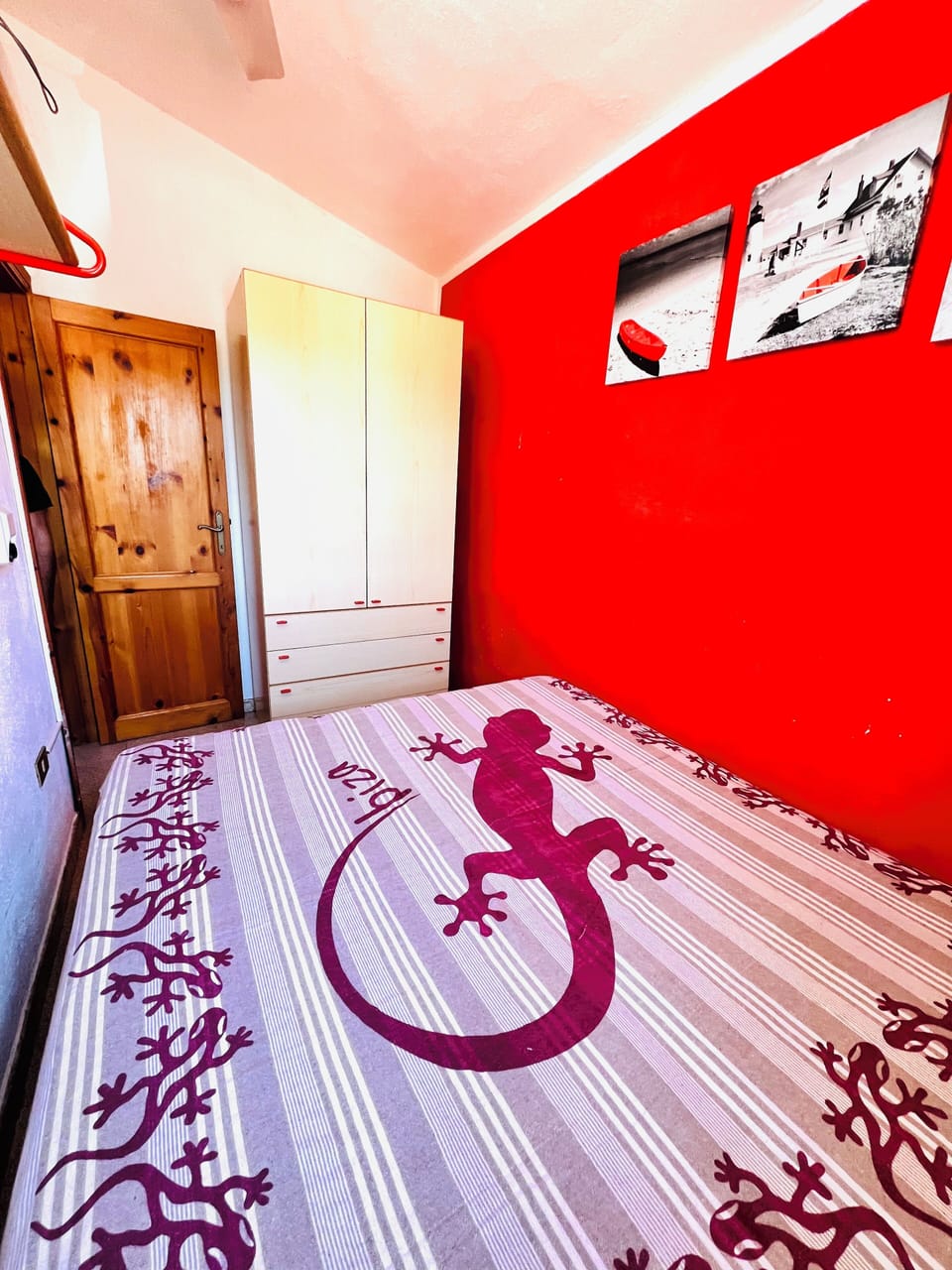 Apartment, 2 Bedrooms | 2 bedrooms, individually decorated, individually furnished