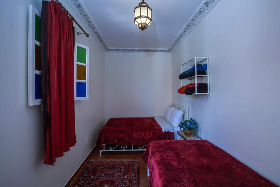 Blackout drapes, free WiFi, bed sheets
