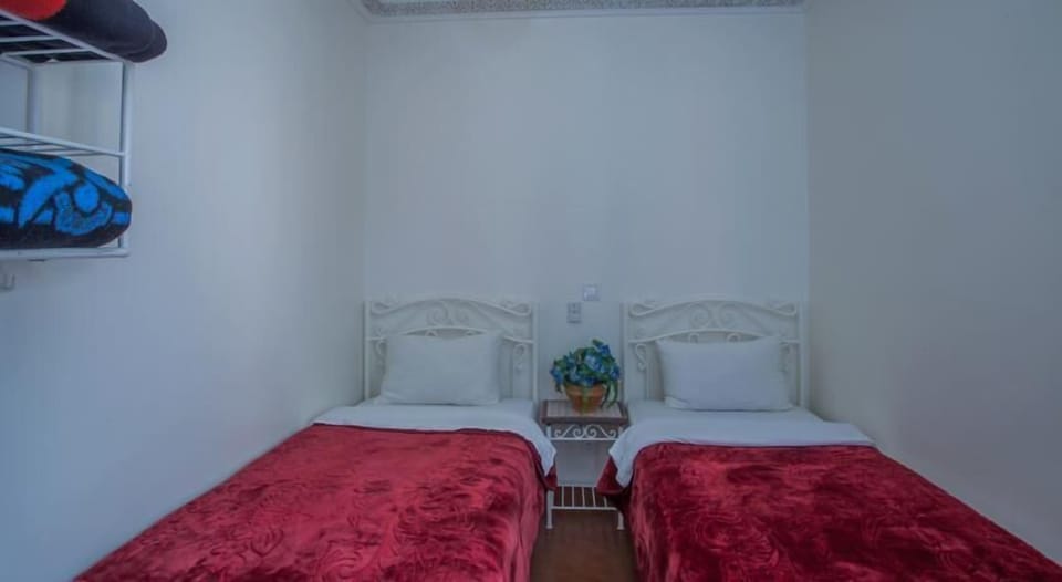 Blackout drapes, free WiFi, bed sheets