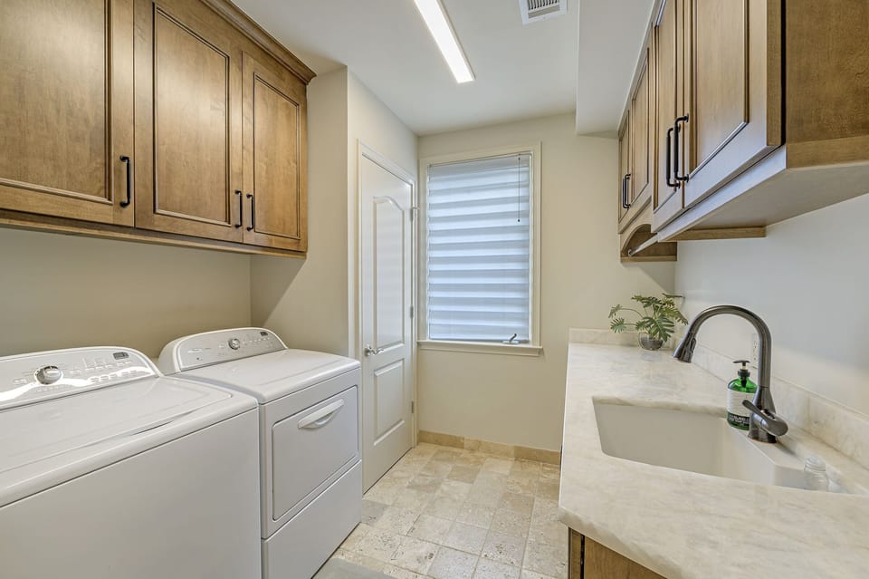 Main floor laundry!!