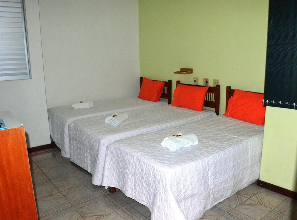 Minibar, free WiFi, bed sheets