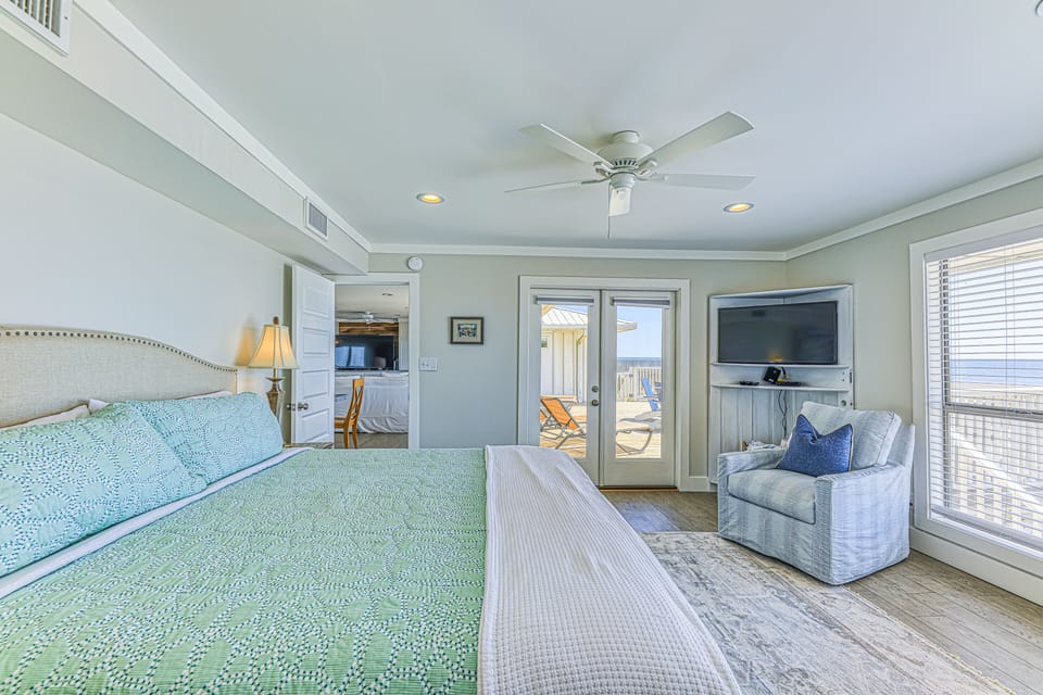 Master Bedroom- King Bed