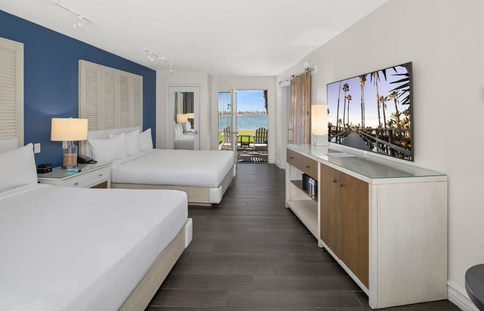 Room, 2 Queen Beds, Lanai (Bayside) | Hypo-allergenic bedding, in-room safe, individually furnished