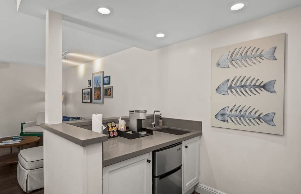 Suite, 1 King Bed (Garden Bungalow) | Living area | 60-inch LCD TV with cable channels, TV, table tennis