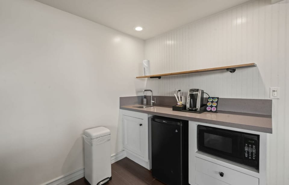 Suite, 1 King Bed (Bayside Bungalow Bay) | Living area | 60-inch LCD TV with cable channels, TV, table tennis