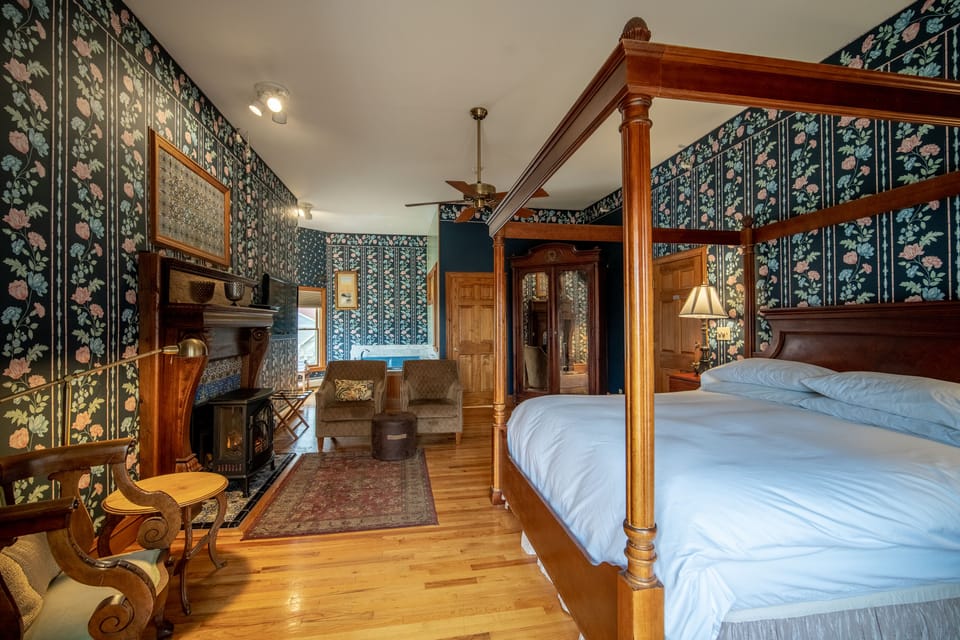 Room 3 | Premium bedding, down comforters, individually decorated