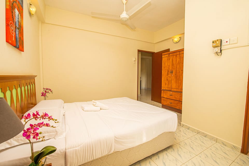 Apartment, 1 Bedroom | Desk, laptop workspace, iron/ironing board, individually furnished