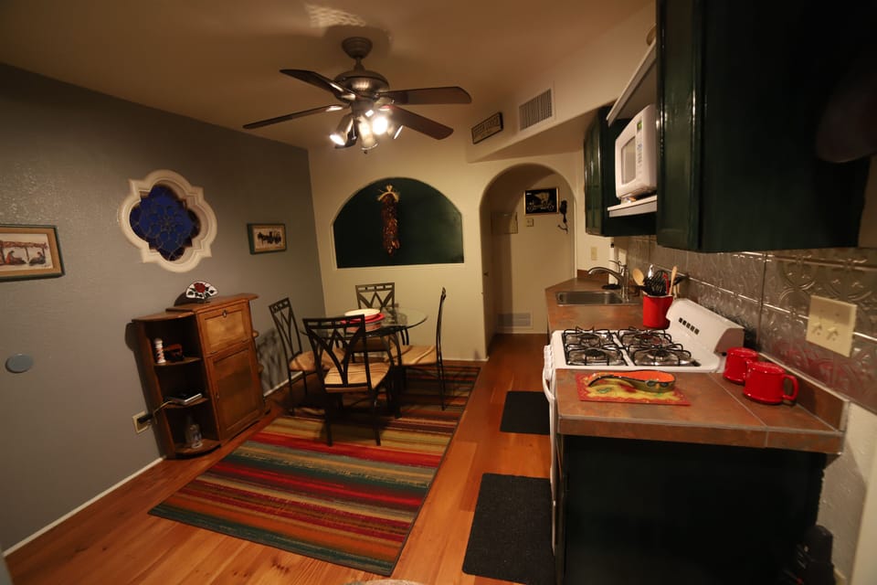 Full kitchen