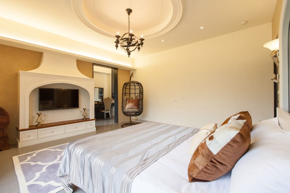 Double Room, Mountain View | Soundproofing, rollaway beds, free WiFi, bed sheets