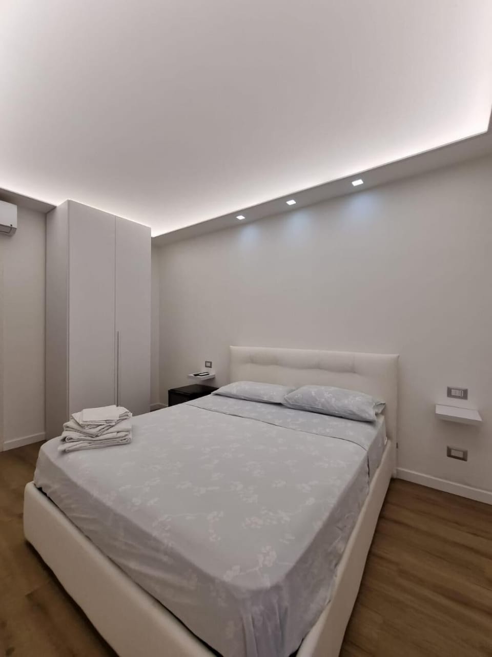 Down comforters, free WiFi