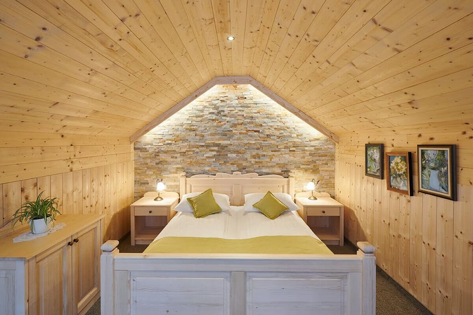 Suite | Minibar, in-room safe, desk, free cribs/infant beds