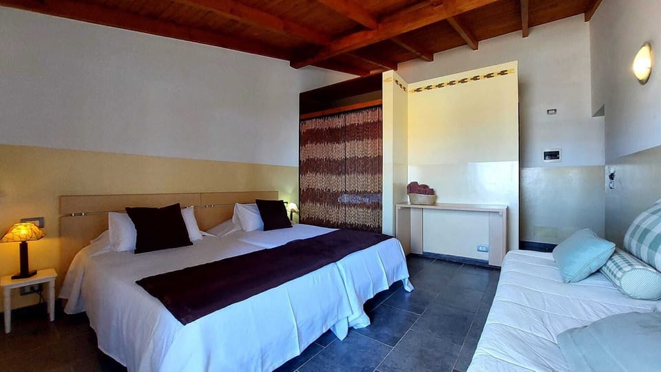 Triple Room | In-room safe, blackout drapes, bed sheets
