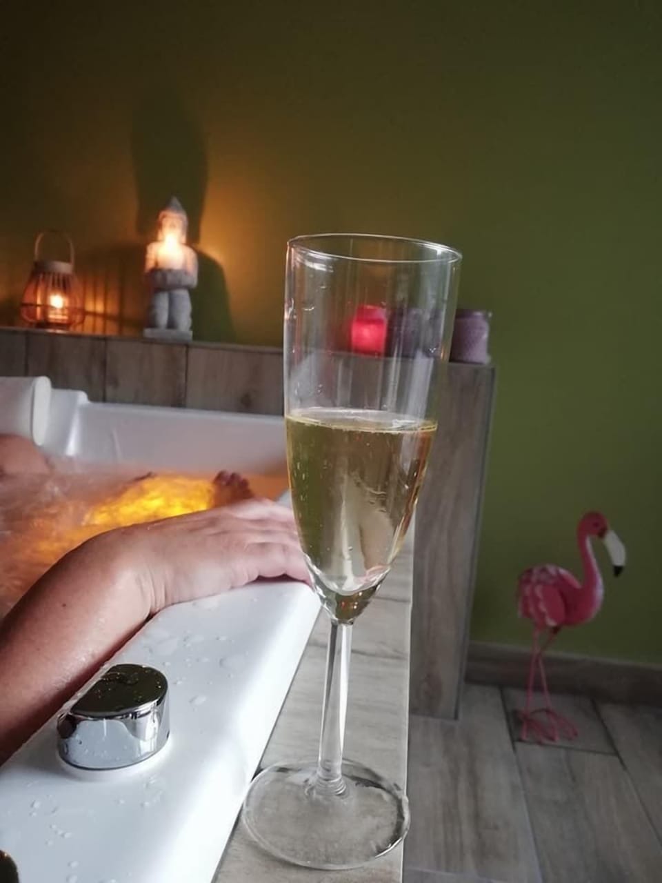 Couples treatment rooms, sauna, hot tub, steam room, Turkish bath