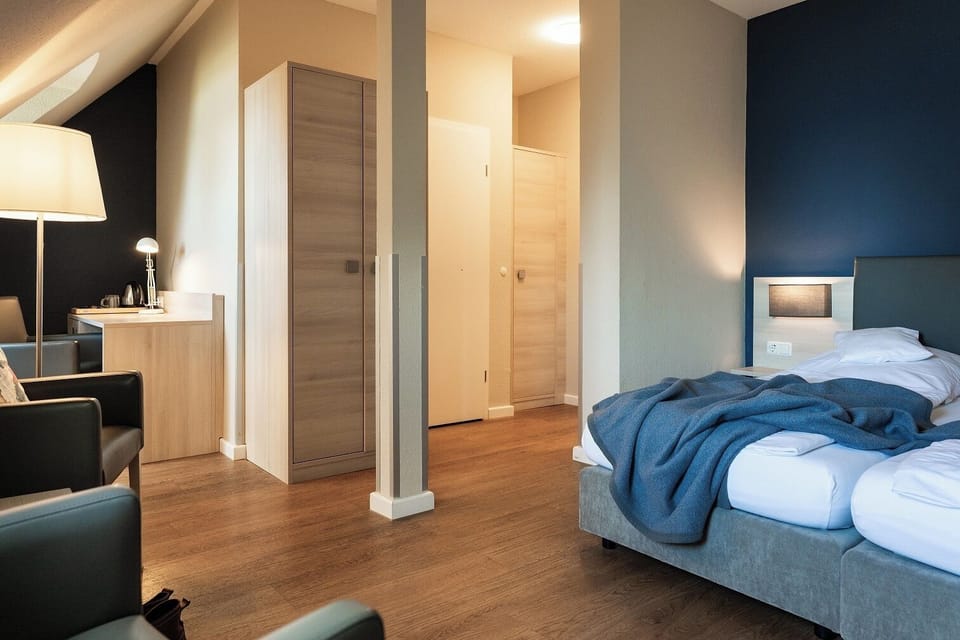 Standard Double Room, Sea View | Hypo-allergenic bedding, in-room safe, free WiFi, bed sheets