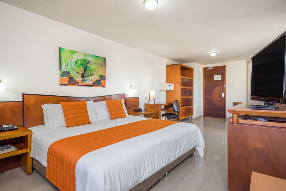 Premium bedding, minibar, in-room safe, iron/ironing board
