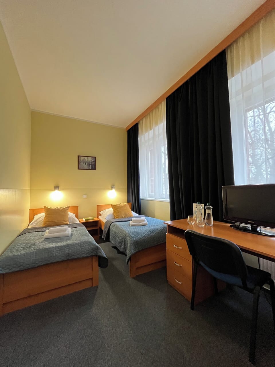 Basic Twin Room, 1 Bedroom, Garden View | Hypo-allergenic bedding, desk, free WiFi, bed sheets