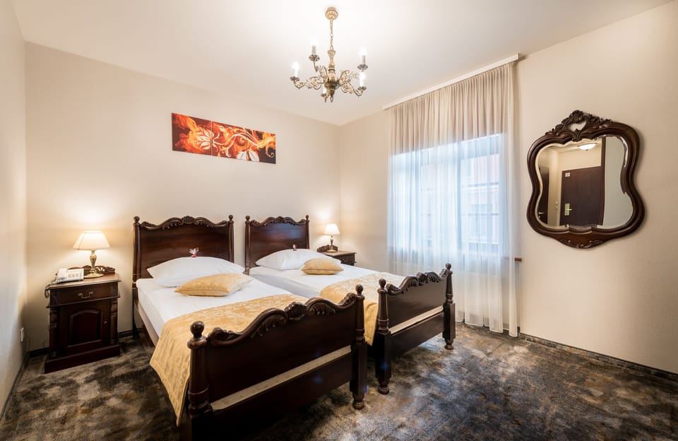 Standard Room, 2 Twin Beds | In-room safe, cribs/infant beds, rollaway beds, free WiFi