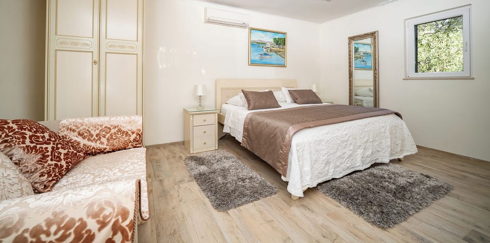 One Bedroom Apartment Annex With Terrace | Premium bedding, minibar, desk, blackout drapes