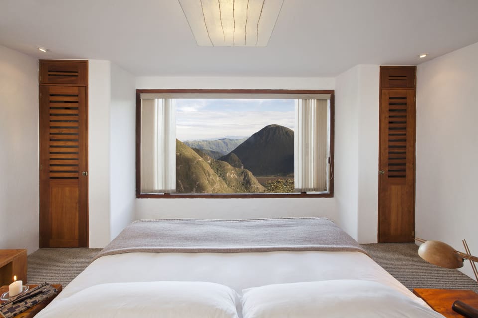 Premium bedding, down comforters, desk, blackout drapes