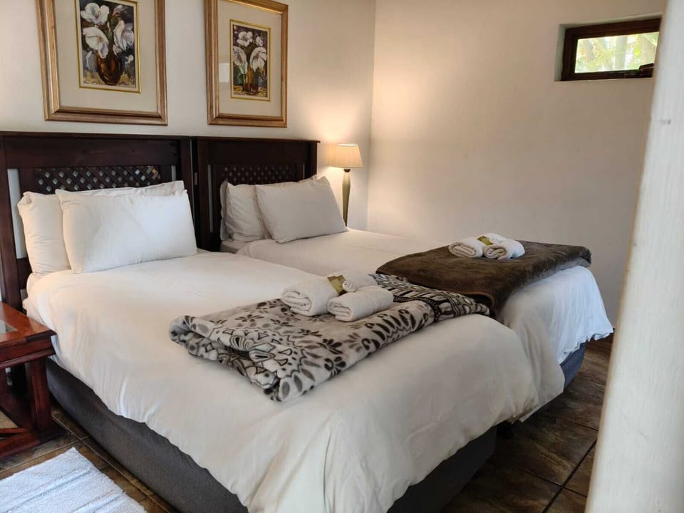 Standard Room | In-room safe, desk, iron/ironing board, free WiFi