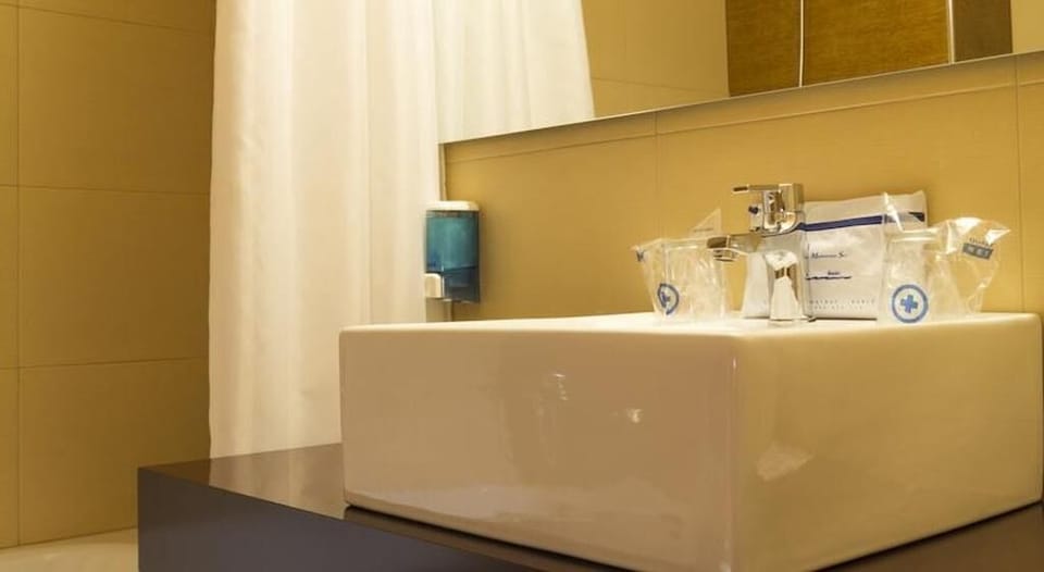 Free toiletries, towels