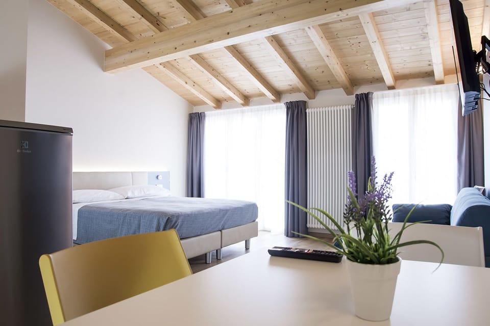 Superior Double Room | In-room safe, desk, soundproofing, free WiFi
