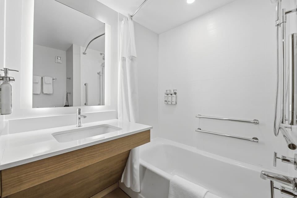 Standard Room, 2 Queen Beds, Accessible Bathtub, Non Smoking (Communication Accessible) | Down comforters, pillowtop beds, in-room safe, desk