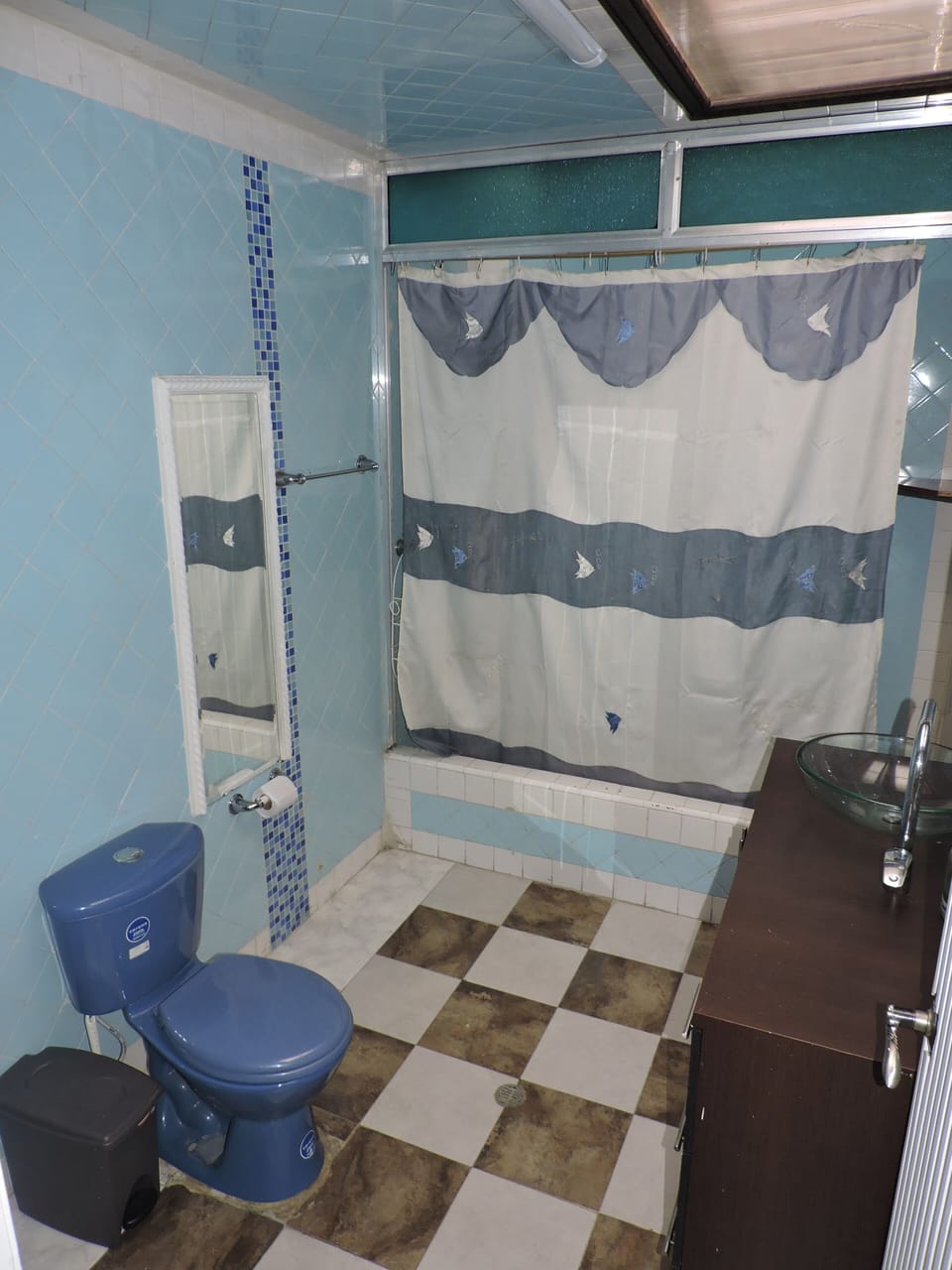 Room | Bathroom | Shower, soap, toilet paper