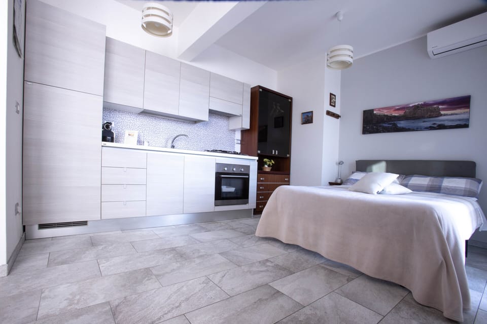 Studio | Private kitchen | Shared fridge