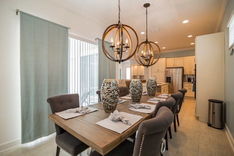 Dining Area for Eight (8)