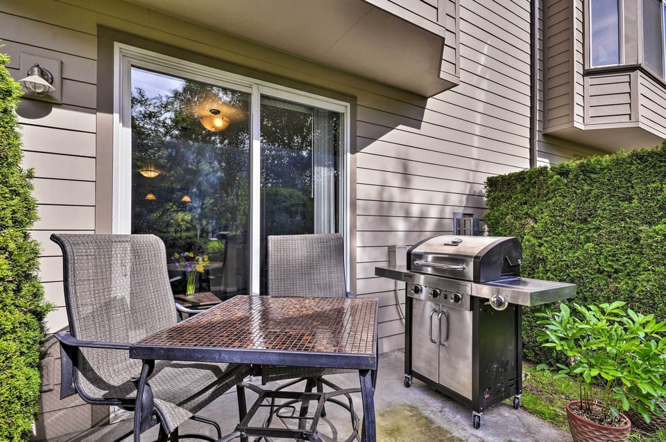 Patio w/ Gas Grill