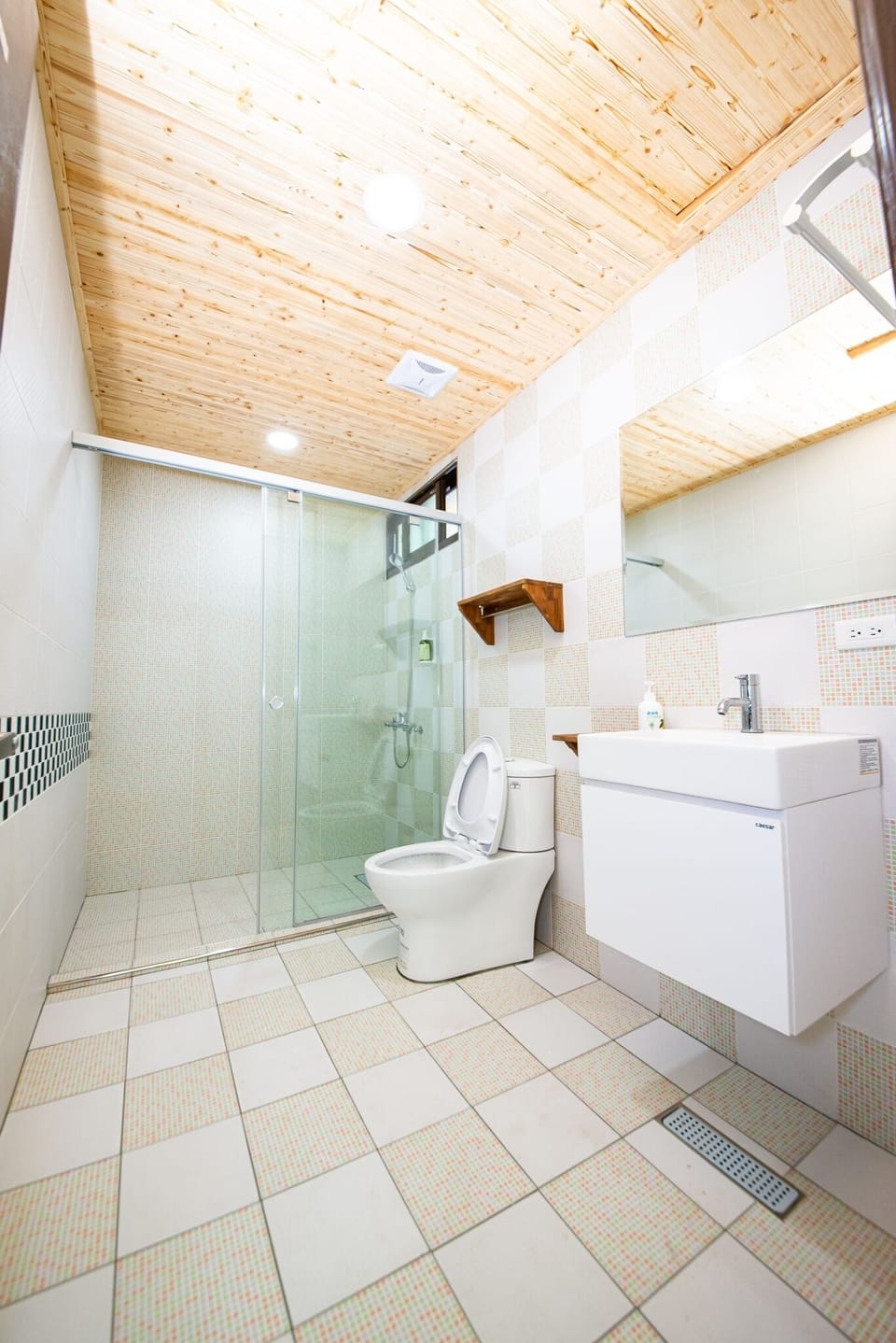 Twin Room | Bathroom | Hair dryer, slippers, towels, soap
