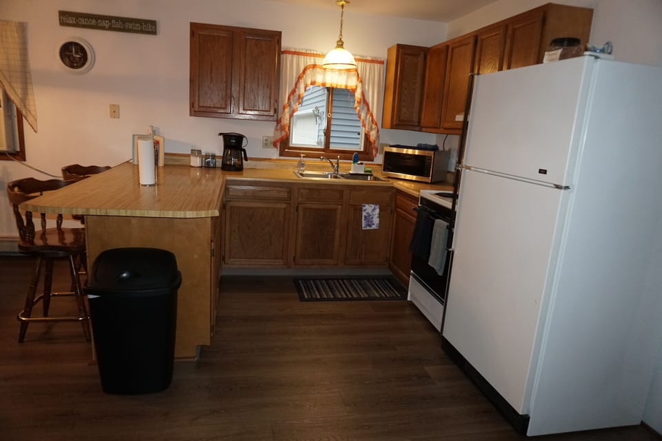 Kitchen breakfast nook 