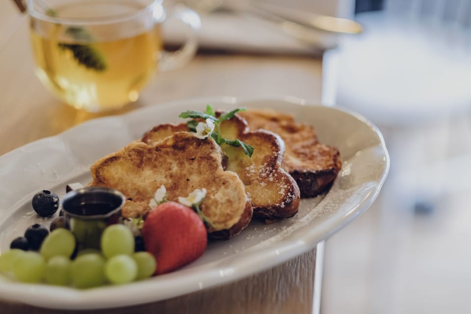 Daily cooked-to-order breakfast for a fee