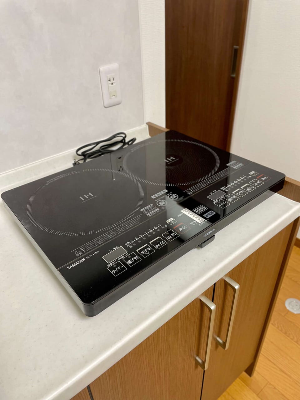 Basic Apartment, City View | Private kitchen | Full-size fridge, microwave, electric kettle, cookware/dishes/utensils