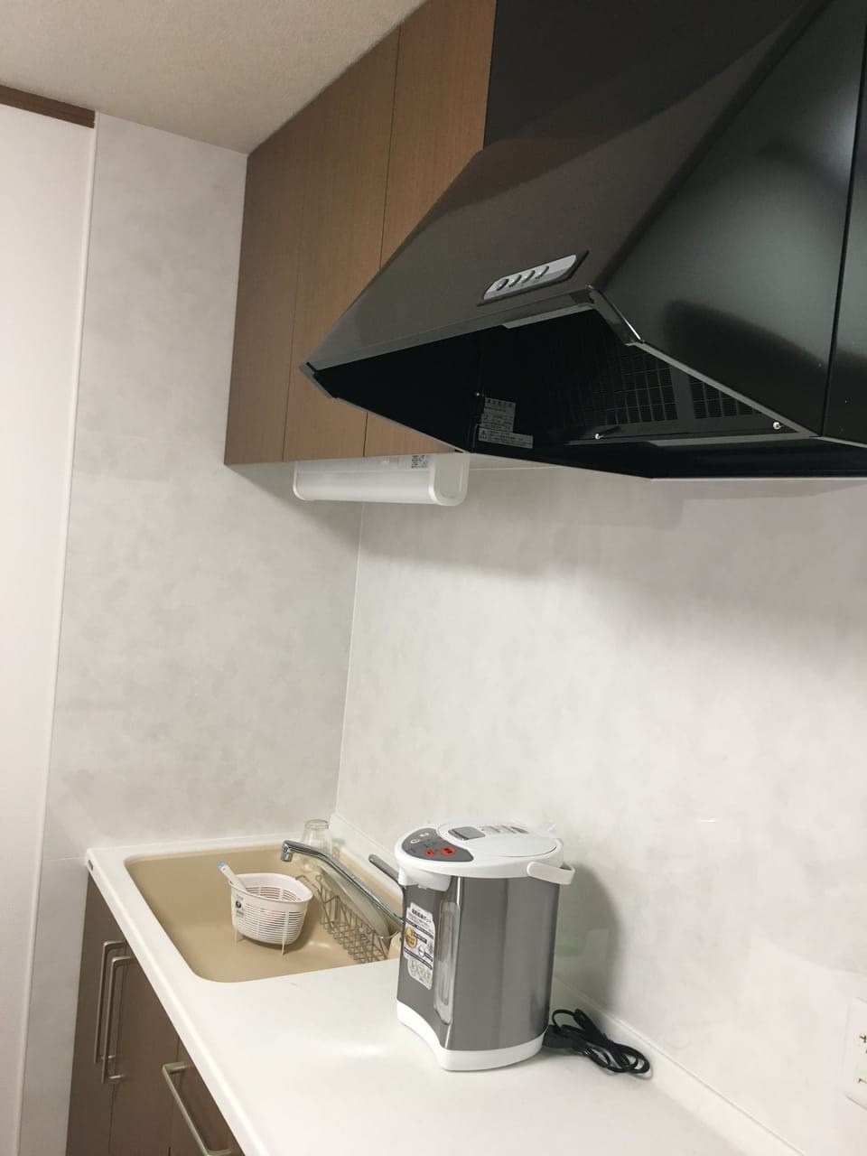 Basic Apartment, City View | Private kitchenette | Full-size fridge, microwave, electric kettle, cookware/dishes/utensils
