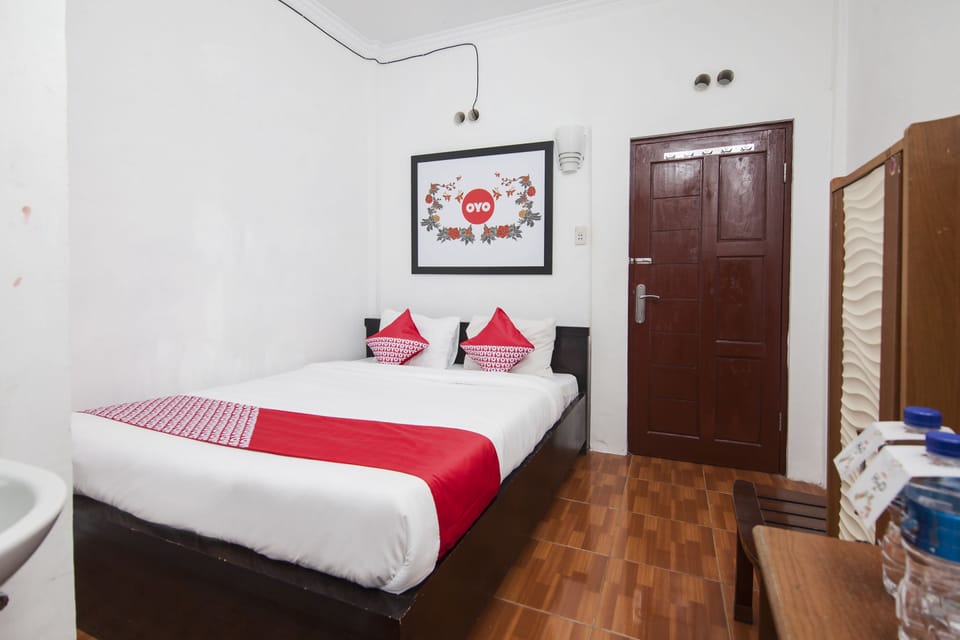 Standard Double Room | Desk, WiFi (free)