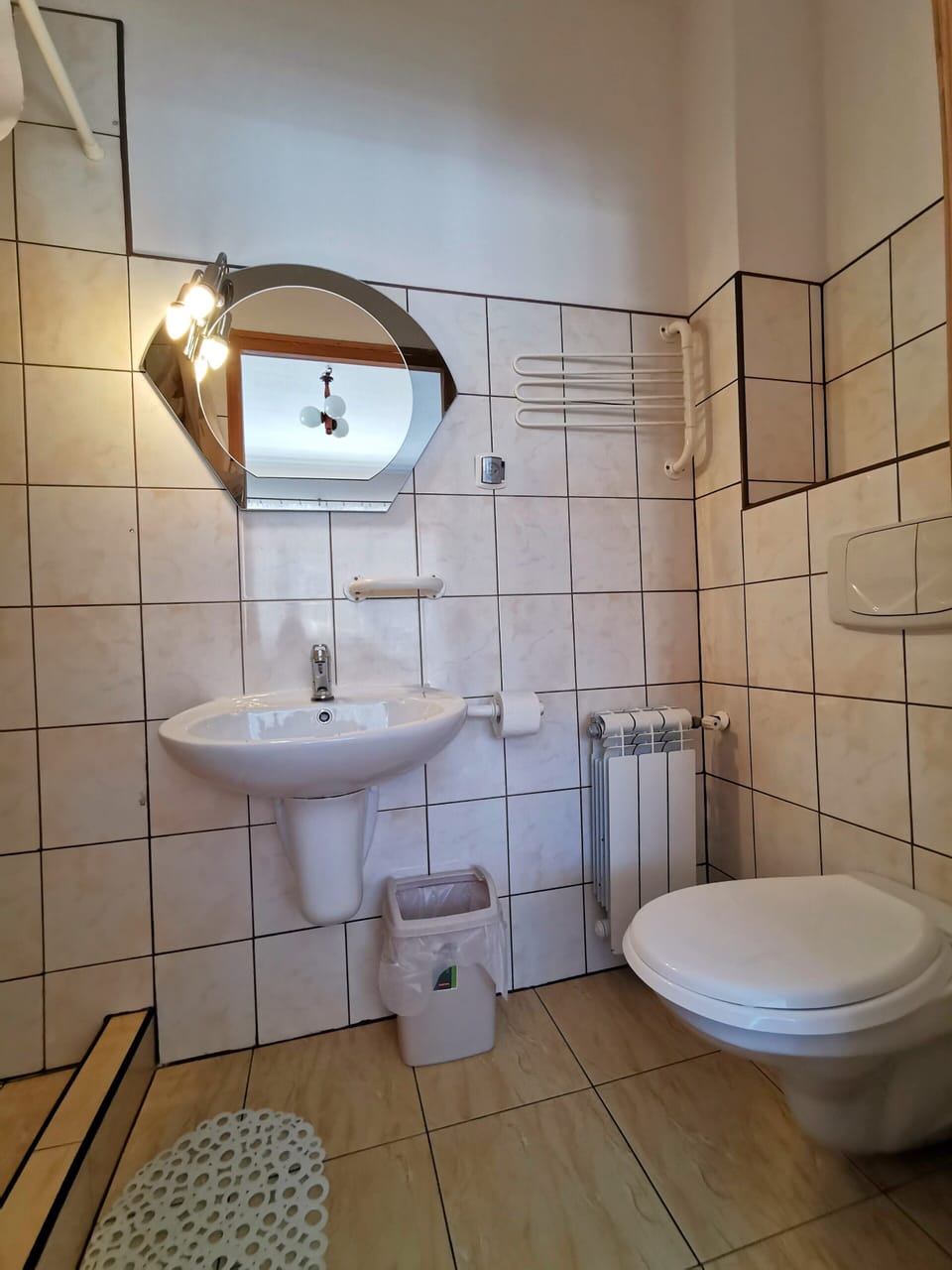 Quadruple Room (2) | Bathroom | Shower, towels