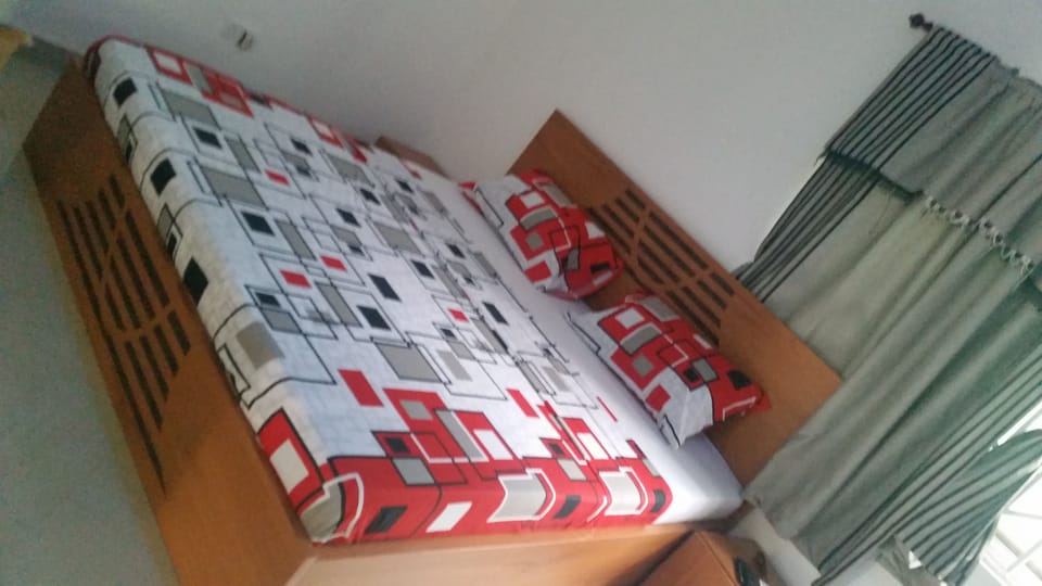 Desk, iron/ironing board (on request), cribs (surcharge), bed sheets