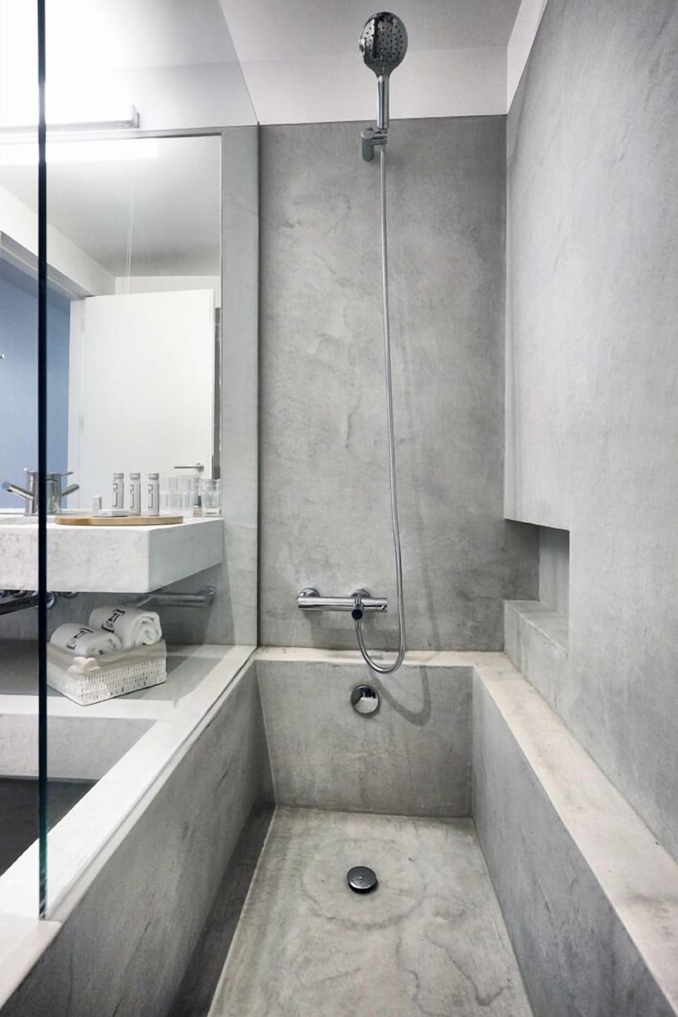 Classic Double or Twin Room | Desk, soundproofing, free cribs/infant beds, free WiFi
