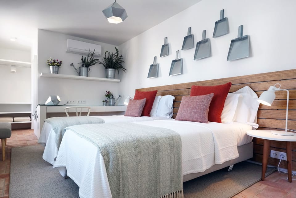 Classic Double or Twin Room | Desk, soundproofing, free cribs/infant beds, free WiFi