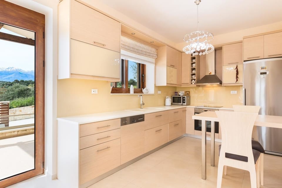 Villa, Multiple Beds | Private kitchen | Fridge, coffee/tea maker