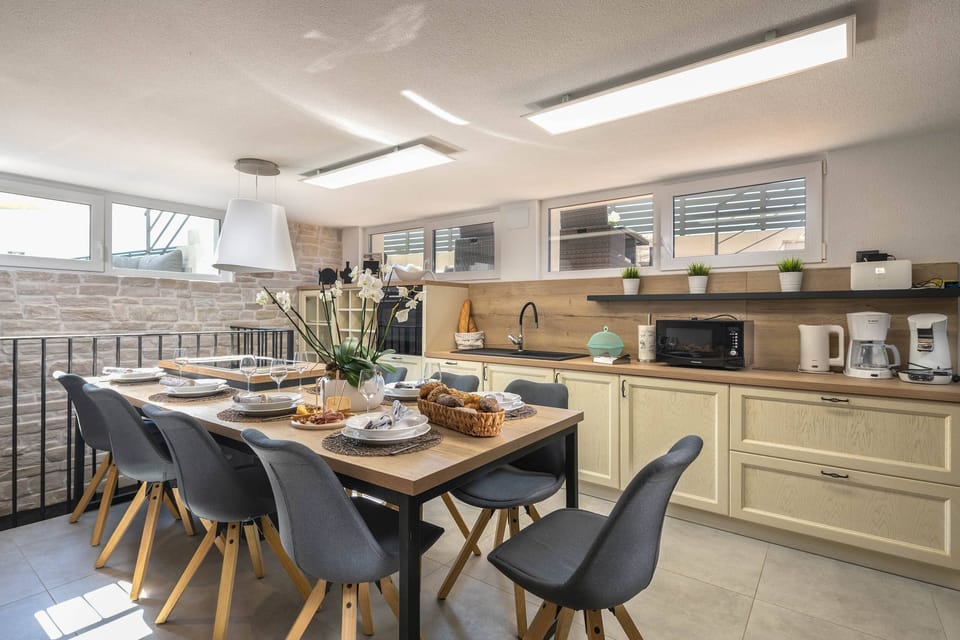 Kitchen / Küche