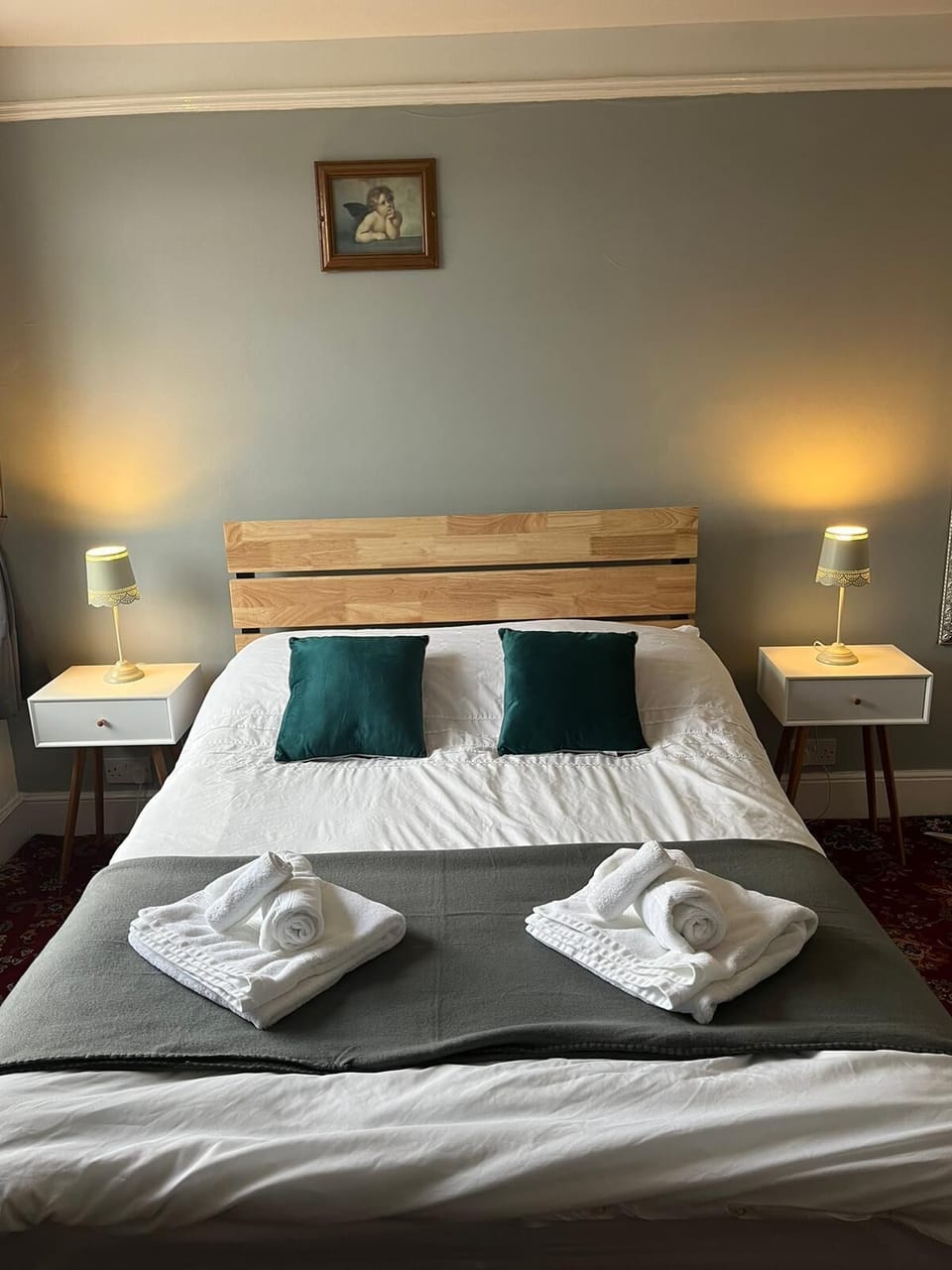 Economy Double Room, Ensuite | Iron/ironing board, bed sheets