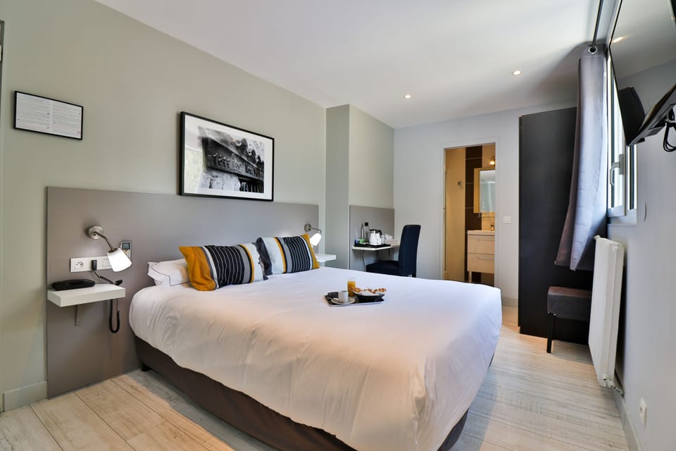 Comfort Quadruple Room, Pool View | Pillowtop beds, in-room safe, desk, soundproofing