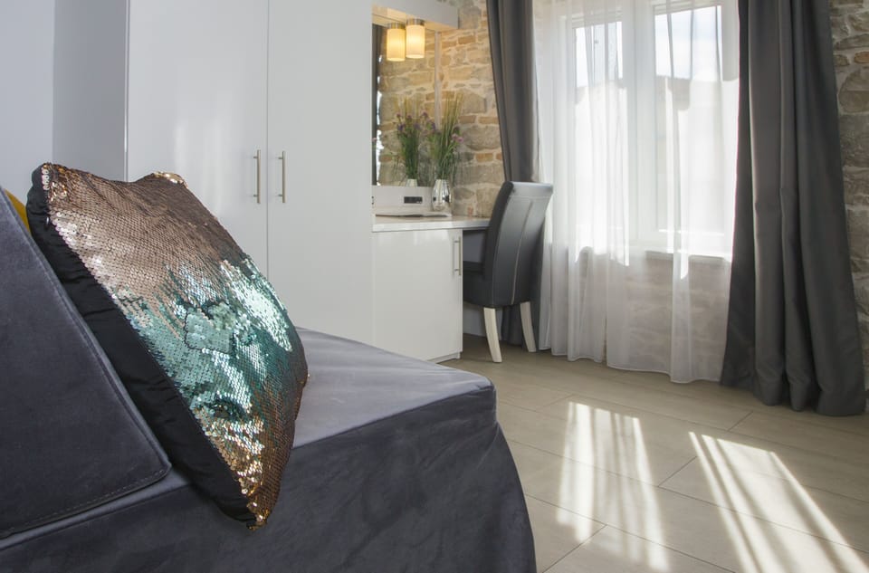Deluxe Double or Twin Room, Jetted Tub, Sea View (Annex)  | Premium bedding, minibar, in-room safe, desk