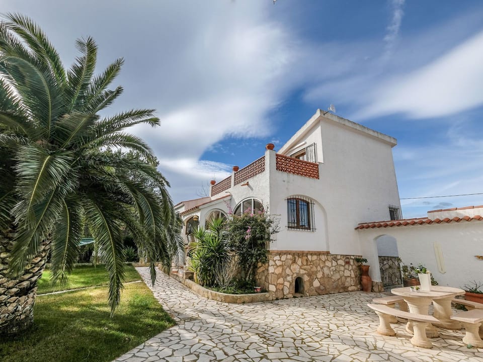 Property, Sky, House, Tree, Building, Palm Tree, Town, Real Estate, Architecture, Home