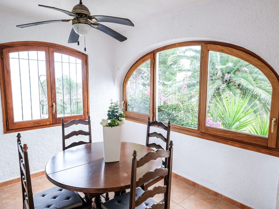 Ceiling Fan, Room, Property, Mechanical Fan, Ceiling, Furniture, Building, Interior Design, House, Table