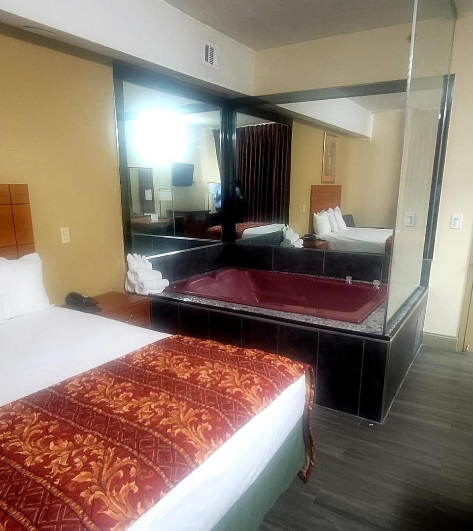 Desk, blackout drapes, free WiFi, bed sheets