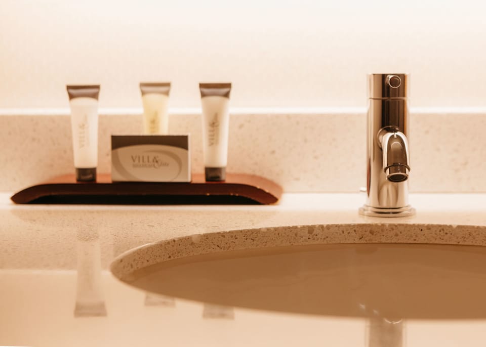 Shower, free toiletries, hair dryer, bathrobes